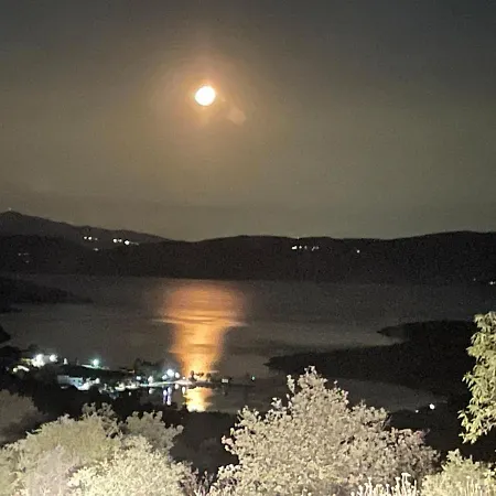 By The Beach, Evia Island Semesterbostad